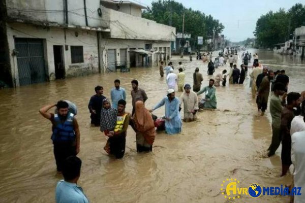 Pakistanda güclü yağışlara görə ölənlər var
