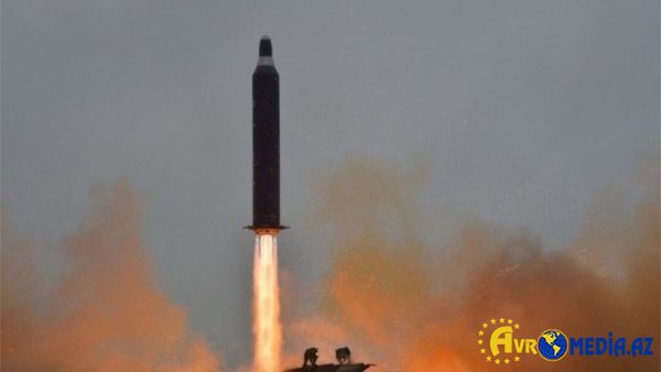 Şimali Koreya ballistik raket atdı