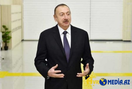Prezident "Bakı KOB Evi"nin açılışında iştirak edib