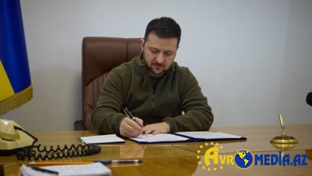 Zelenski 162 azərbaycanlıya Ukrayna vətəndaşlığı verdi