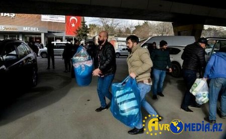 Yüklə dolu 4 tır Türkiyəyə yola salındı