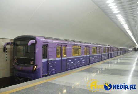 Bakı metrosunda hadisə baş verib- SƏRNİŞİNLƏR DÜŞÜRDÜLDÜ