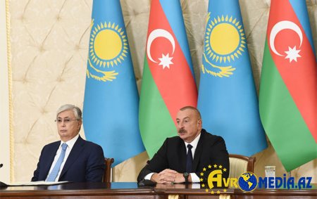 Prezidentlər mətbuata bəyanatlarla çıxış etdi