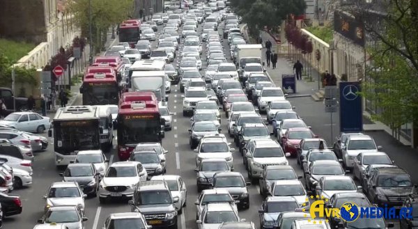 Bakıda hansı yollarda sıxlıq müşahidə edilir ?
