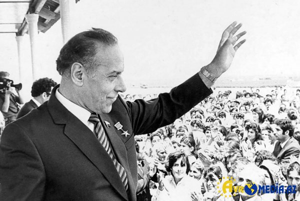 Bu gün Ümummilli Lider Heydər Əliyevin 100 illik yubileyidir