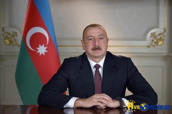 Azərbaycan Prezidenti cibutili həmkarını təbrik edib