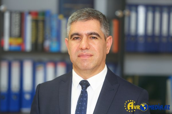 Vüqar Bayramov qardaşının həbsindən yazdı