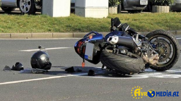 Minik maşını ilə motosiklet toqquşdu: 17 yaşlı gənc öldü