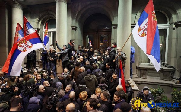 Belqradda nə baş verir? - Vuçiç xalqa müraciət edib
