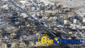 Zalujnı təsdiqlədi: "Ukrayna qoşunları Marinkanı tərk etdi"