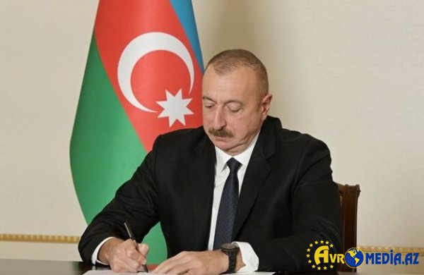 Prezident maaşlarla bağlı fərman İMZALADI