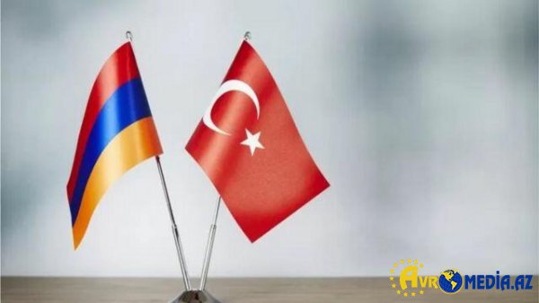 Türk və erməni nazirlər tarixi körpünün bərpasını müzakirə etdi
