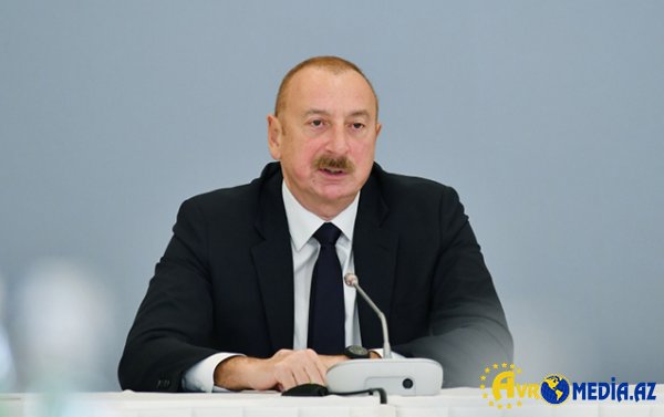 İlham Əliyev Emoməli Rəhmonu COP29-a dəvət etdi