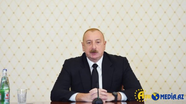 İlham Əliyev Litva və Keniya liderlərinə məktub göndərdi