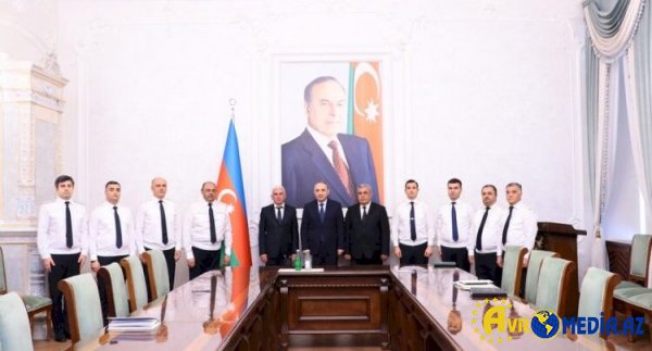 2 prokuror vəzifəsindən azad edildi