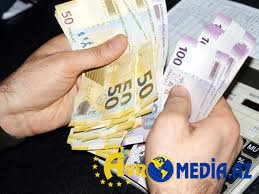 Orta aylıq əməkhaqqı 1000 manatdan çoxdur