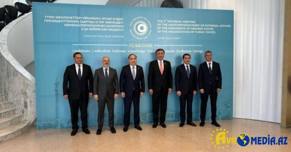 Hikmət Hacıyev Almatıda həmkarları ilə görüşdü