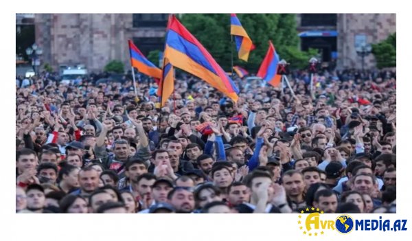 Ermənistan müxalifəti İrəvanın mərkəzində mitinq keçirir