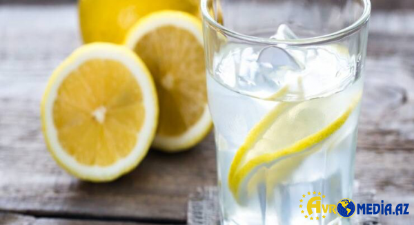 Limonlu su arıqlamağa kömək edir? – Dietoloqların fikri