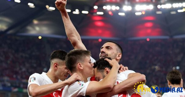 Türk futbolçuları meydan oxuyur