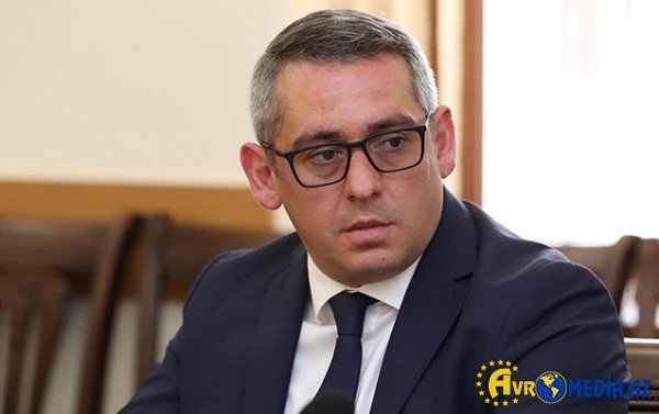 Paşinyan onu işdən çıxardı
