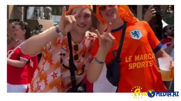 Niderland azarkeşlərindən BOZQURD işarəsi