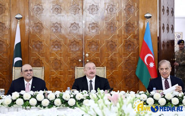 İlham Əliyevin şərəfinə dövlət ziyafəti verildi