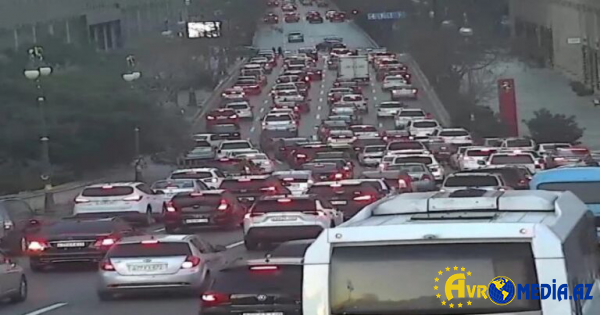 Bu yollarda tıxac var - SİYAHI