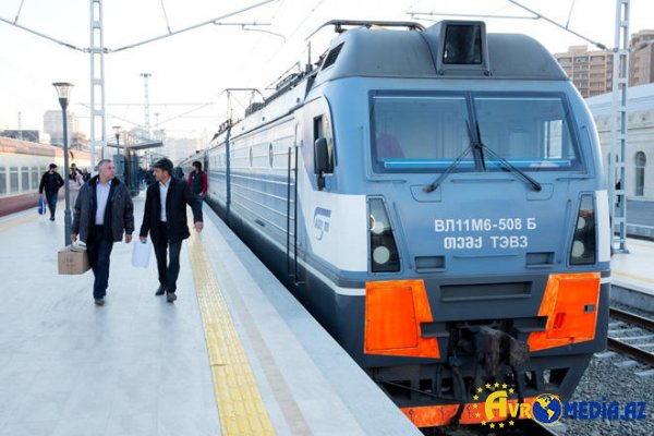 Yenilik: Qatarlara elektron kimliklə minmək mümkündür
