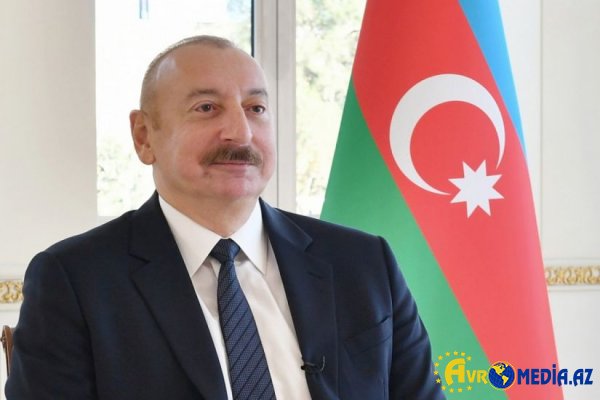 Prezident çempiona zəng vurdu