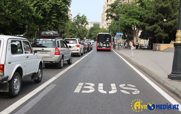 Taksilər avtobus zolağına buraxıla bilər?
