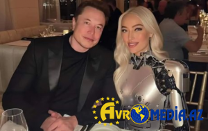 Mask robot sevgilisini təqdim etdi