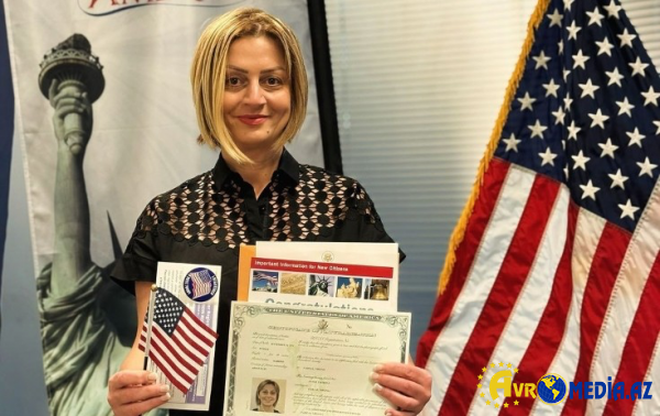 Aynur Amerika vətəndaşı oldu