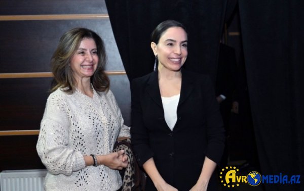 Leyla Əliyeva İordaniya şahzadəsi ilə "Manqurt" tamaşasında
