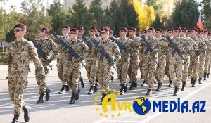 Xanlar Vəliyev hərbi qulluqçularla görüşdü