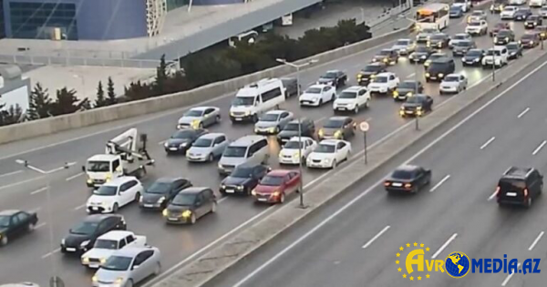 Bakının bir sıra yollarında tıxac yarandı