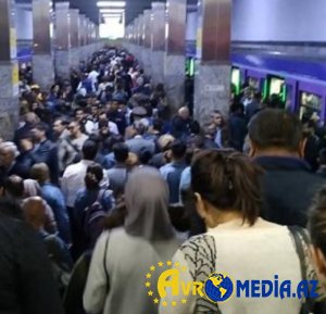 "28 May" stansiyasında sərnişin sıxlığı pik həddə