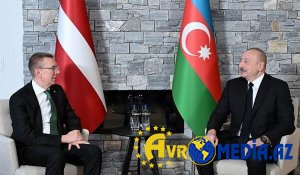İlham Əliyev Davosda Latviya prezidenti ilə görüşdü