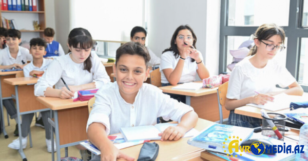Azərbaycan məktəblərində YENİ QADAĞA