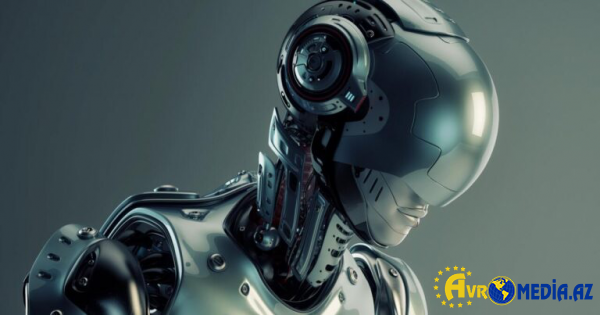 Robot insanlara hücum etdi