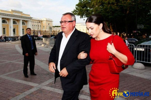 Azərbaycanlı sevgilisinə tikdiyi 20 milyardlıq villa... - FOTOLAR