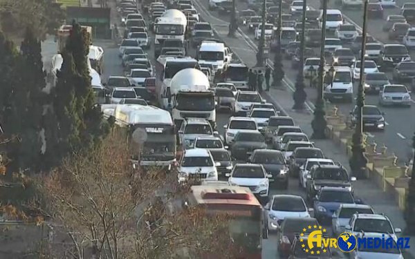 Bakıda bu prospekt tam bağlandı, tıxac yarandı