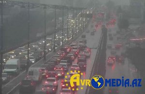 Bakıda yol çökdü