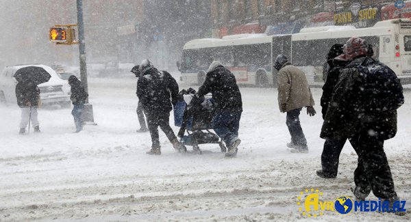 Bakıya güclü qar yağır, çovğun var