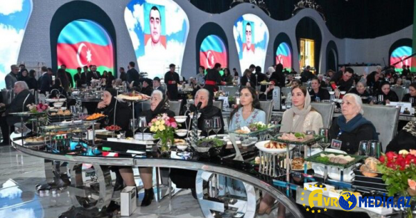 Leyla Əliyeva və Arzu Əliyeva şəhid anaları ilə iftar məclisində iştirak ediblər