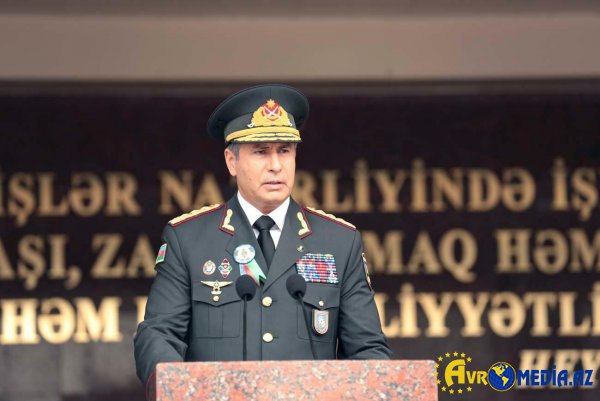 Vilayət Eyvazov şəxsi heyəti təbrik etdi
