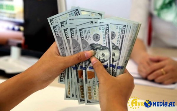 Pulunu dollarla saxlayanlar oxusun