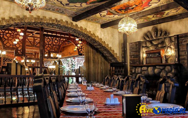 Məşhur dairə ləğv edilir, “Şəki” restoranı da söküləcək