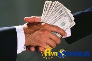 Bu universitetdə rüşvət alan 6 müəllim işdən qovuldu