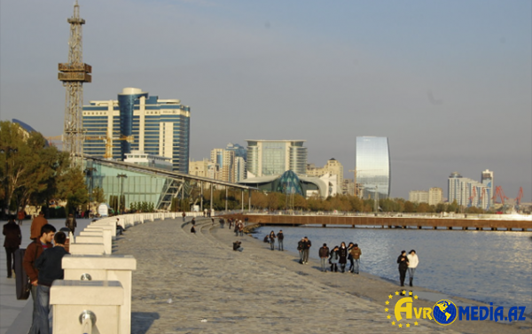 Bulvarda sudan meyit çıxarıldı